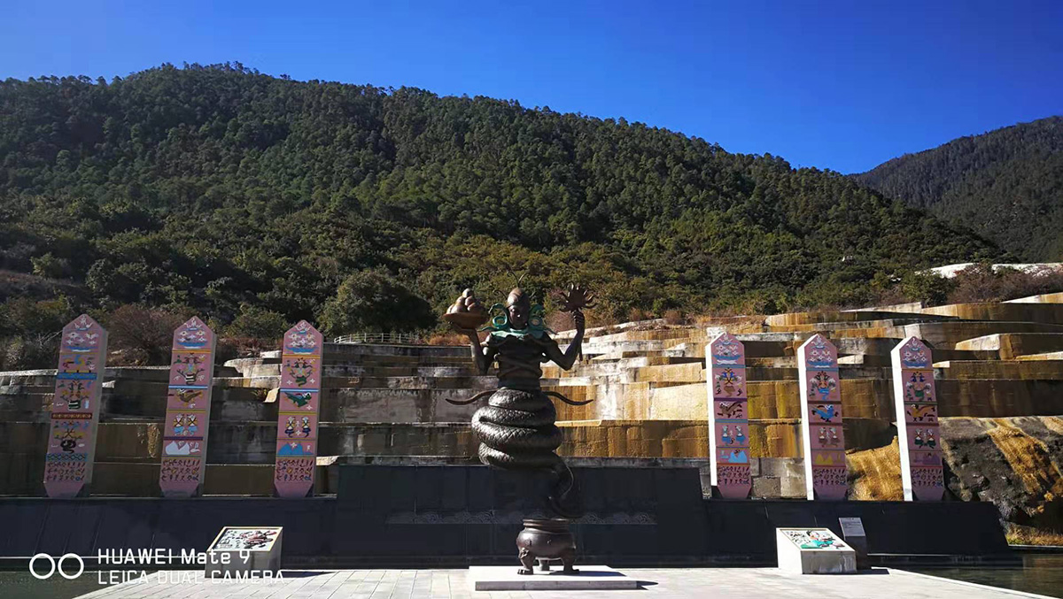銅雕像署自然神